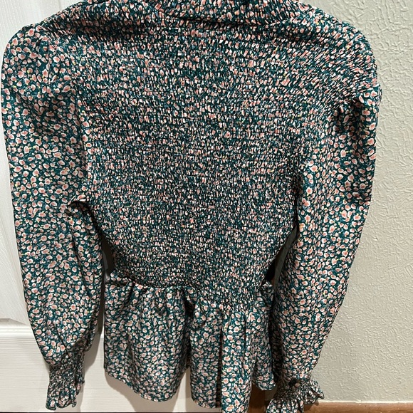 Elegant Floral Smocked Blouse in Green and Pink - Picture 4 of 4